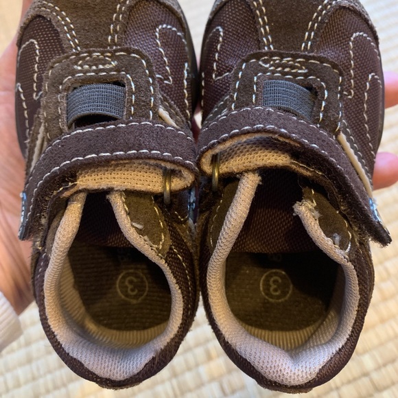 Rarely used OSHKOSH  👟 Genuine Kids non marking - Picture 4 of 8